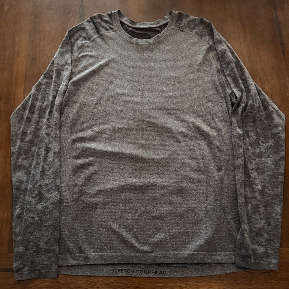 Lululemon Metal Vent Tech Gray Long Sleeve XL